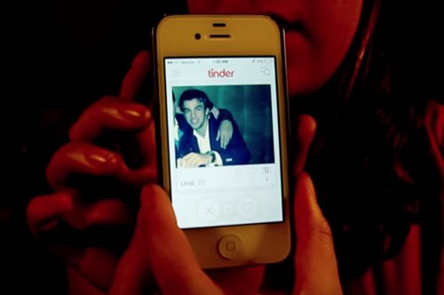 Η εμπειρία της Στέλλας να βρει σύντροφο στο Tinder