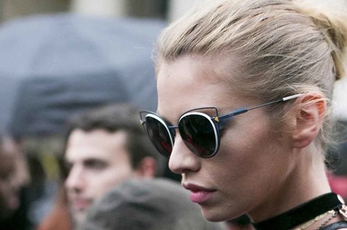 Να ένας τρόπος για να πιάσεις τα μαλλιά σου και να ξεχωρίσεις φέτος το φθινόπωρο 