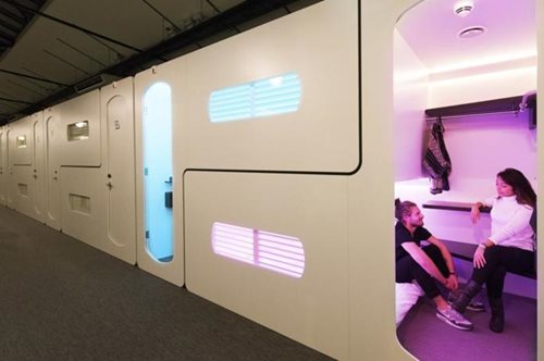 Aυτό είναι το πρώτο συγκλονιστικό ξενοδοχείο αποκλειστικά για νέους