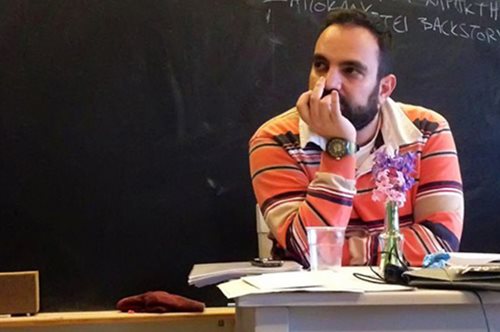 Ο Βαγγέλης Προβιάς λέει ένα αργοπορημένο ευχαριστώ, σε μια ελεύθερη Γυναίκα