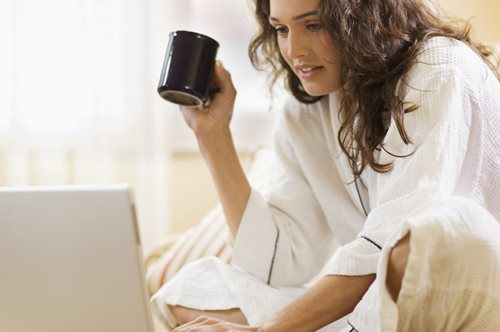 Δουλειά για πέντε μήνες με αμοιβή 2.600 ευρώ για άνεργους από 29 έως 64 ετών