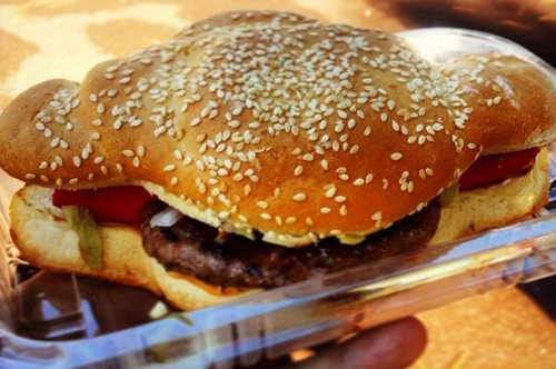 Tο Ηamdog (χάμπουργκερ+χοτ ντογκ) ήρθε να καλύψει το κενό που μας άφησε το Brangelina