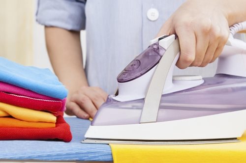 Πως να καθαρίσω σωστά το σίδερο ατμού; 