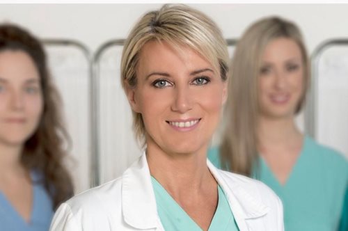 Αυτή είναι η φωτογραφία της Νατάσσας Παζαΐτη που θα διαγωνιστεί για τον καρκίνο του μαστού