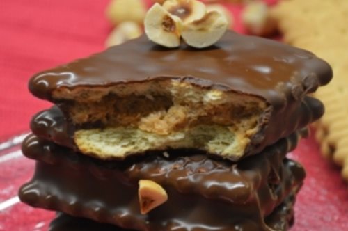 Μπισκότα γεμιστά με κρέμα πραλίνας & επικάλυψη σοκολάτας