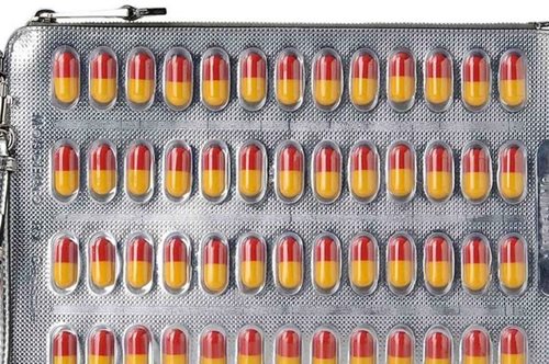 Γιατί τα καταστήματα αποσύρουν τη συλλογή Moschino