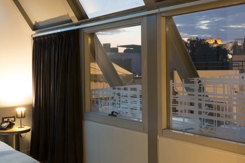 Π Athens Hotel: Ολόφρεσκο boutique hotel δίπλα στο Καλλιμάρμαρο, με θέα την Ακρόπολη 