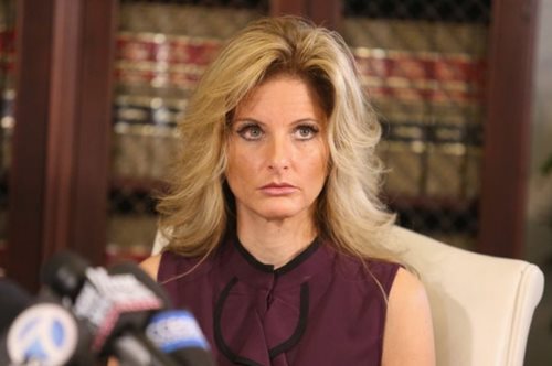 Την ομογενή Σάμερ Ζερβός παρενόχλησε σεξουαλικά ο Ντόναλντ Τραμπ