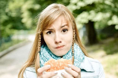 Τι είναι η αυτοφαγία και πώς μπορεί να σταματήσει τη γήρανση του οργανισμού μας