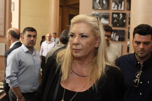 Λήστεψαν την Δήμητρα Λιάνη - Εισβολή στη μεζονέτα της Εκάλης