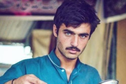 O Πακιστανός που έγινε μοντέλο χάρη σε μια φωτογραφία στο Instagram