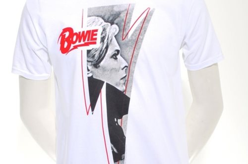 Ανάρπαστα τα t-shirt του David Bowie που γίνονται sold out παγκοσμίως από κασταστήματα και e-shops 