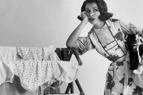 Πώς να σώσεις τα ρούχα που ξέβαψαν στο πλυντήριο. Έχεις δύο λύσεις