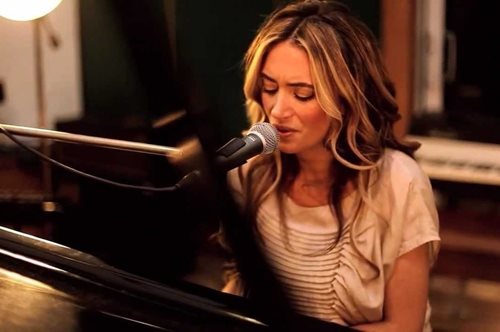 Μια Ελληνίδα τραγουδά στο νέο δίσκο του Λέοναρντ Κοέν 