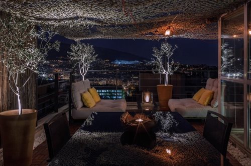 Ένα διαμέρισμα 25 τ.μ. στον Λυκαβηττό με θέα όλη την 