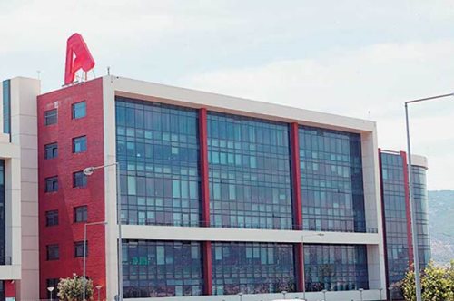 Η φωτο και το σχόλιο στο Facebook των εργαζομένων του Alpha