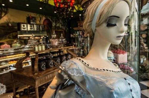 Πανζουρλισμός: Στο Cap Cap στο Αιγάλεω η ουρά για τραπέζι φτάνει μέχρι το απέναντι πεζοδρόμιο