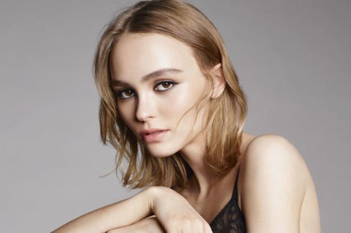Η νέα καμπάνια για το Chanel No 5 με τη Lily-Rose Depp είναι ένα μικρό αριστούργημα