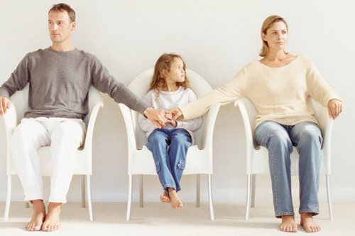 Τι είναι ο χειριστικός γονέας και πώς αντιμετωπίζεται