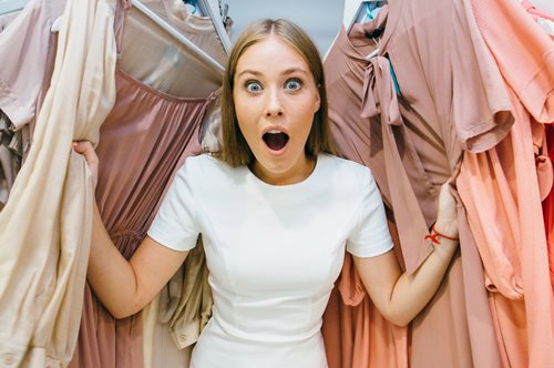 Τέλος στα τσαλακωμένα ρούχα με ένα σπιτικό σπρέι