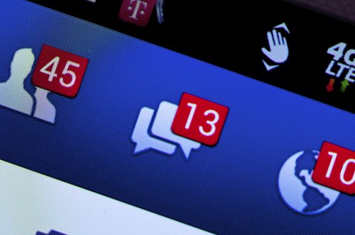 Το Facebook πρόσθεσε στις γλώσσες Αρχαία Ελληνικά και σε ρωτάει 