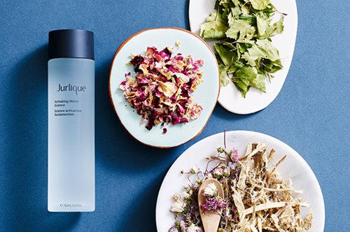 To νέο απαραίτητο βήμα στη ρουτίνα φροντίδας της επιδερμίδας σας. Χωρίς αυτό δε γίνεται