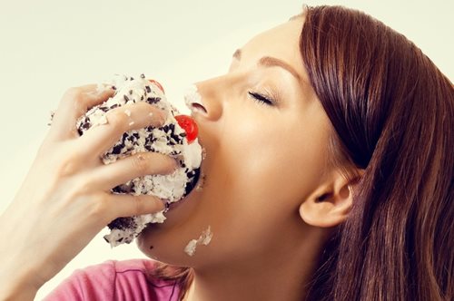 Αδυνάτισμα: Τι συμβαίνει όταν τρώτε γρήγορα - Aλλάξτε συνήθεια