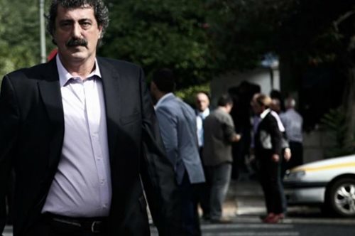 Οι κόρες του Πολάκη πλαισίωσαν τον μπαμπά τους στην ορκωμοσία 