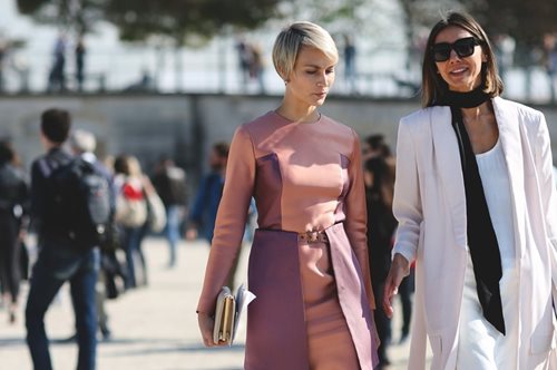 Ένα καλσόν που λάτρεψες (ή μίσησες) επανέρχεται δυναμικά στα πόδια σου