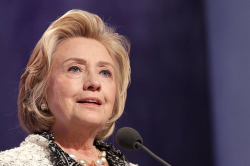 Η Χίλαρι Κλίντον επανέρχεται στο ερωτικό σκάνδαλο Λεβίνσκι και αποκαλύπτει γιατί έμεινε με τον Μπιλ Κλίντον