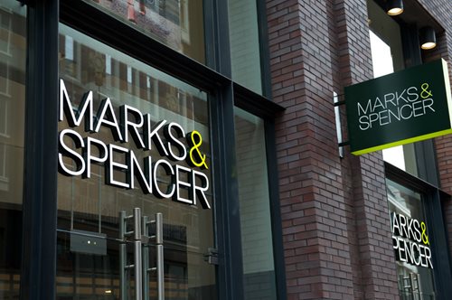 Τα Marks & Spencer ανακοίνωσαν λουκέτο σε τουλάχιστον 60 καταστήματα 