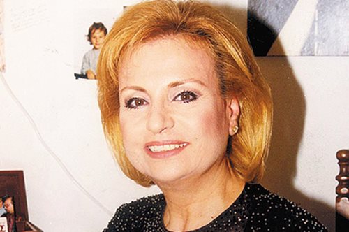 Δείτε τον εγγονό της Βίκυς Μοσχολιού σε μία από τις σπάνιες εμφανίσεις του