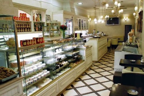 Στάνη: Το καλύτερο γιαούρτι της Αθήνας, εδώ και 80 χρόνια, βρίσκεται πέριξ της Ομόνοιας