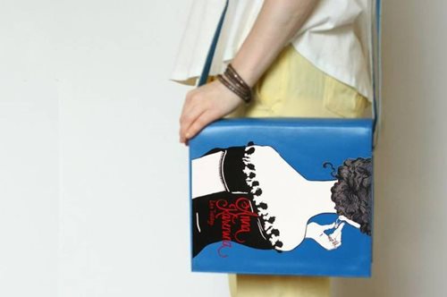 Aγαπημένα βιβλία της παγκόσμιας λογοτεχνίας σε μορφή τσάντας. Επιτέλους! 