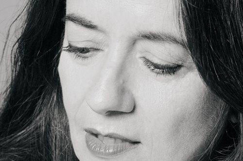 Η διεθνούς φήμης Ελληνίδα συνθέτρια Ελένη Καραΐνδρου επιστρέφει στη Θεσσαλονίκη