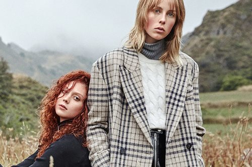 To Mango παλτό που φόρεσαν όλες με μανία πριν καν έρθει ο χειμώνας  