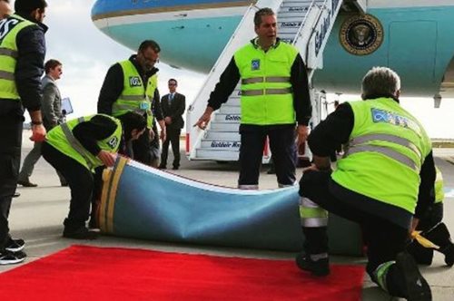 Ο φωτογράφος του Ομπάμα ανεβάζει στο Instagram εικόνες από την Αθήνα