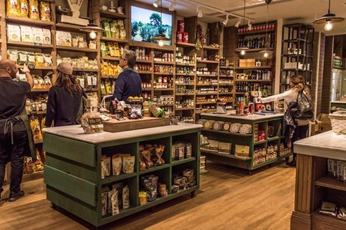 To Υοleni's στη Σόλωνος φέρνει την ελληνική γαστρονομία στο πιάτο σου 