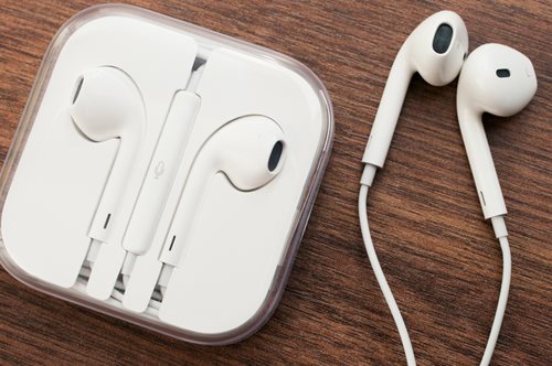 11 πράγματα που δεν ξέραμε ότι τα ακουστικά του iPhone μας μπορούν να κάνουν