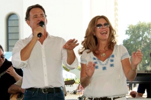 «Είναι ωραίο να είσαι Έλληνας». Τι είπε ο Τομ Χανκς σε άπταιστα ελληνικά όταν πήρε το μικρόφωνο