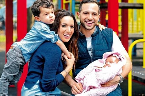 Η Καλομοίρα βαπτίζει την κόρη της - Ποιοι είναι οι διάσημοι νονοί