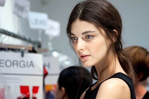 Κηλίδες; Δείτε πως θα φτιάξετε το καλύτερο φυσικό σέρουμ λεύκανσης