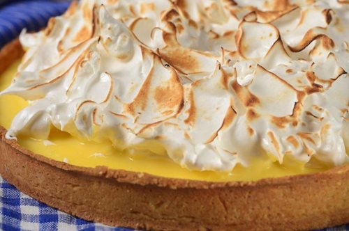 Λαχταριστή lemon pie τώρα που οι λεμονιές έχουν κέφια