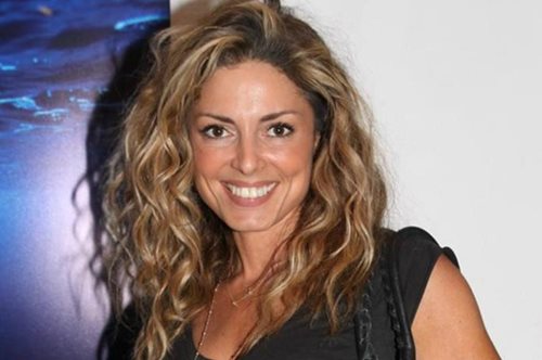 Η Κατερίνα Λάσπα φωτογραφίζεται με την κόρη της που μεγάλωσε πολύ