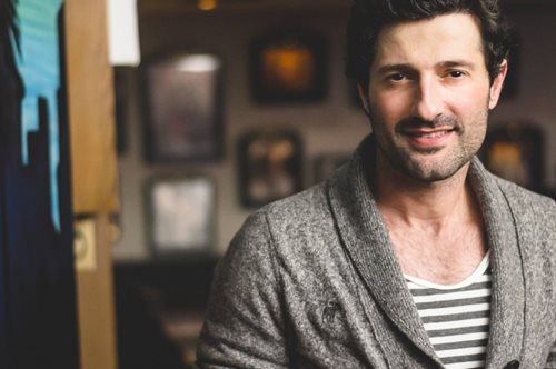 H ματαιόδοξη συνήθεια του Όθωνα Μεταξά είναι να ερωτεύεται τους λάθος ανθρώπους