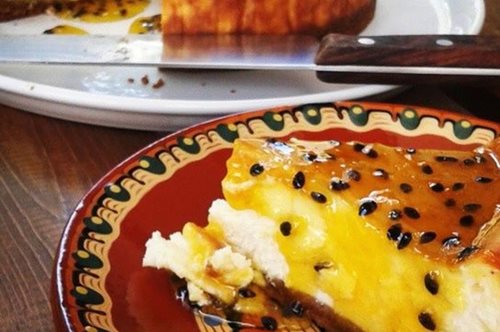 Ένα ζαχαροπλαστείο στο Χολαργό που ροκάρει με κάθε τρόπο