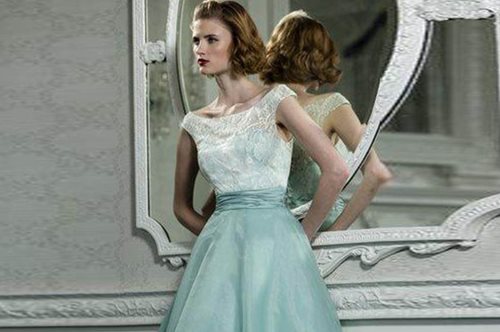 Αυτό είναι το ιδανικό μήκος φορέματος αν είσαι μικροκαμωμένη. Καν' το όπως η Sarah Jessica Parker