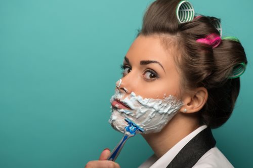 Ξυρίζονται οι γυναίκες; Ναι, ξυρίζονται! Ανακάλυψε το γιατί