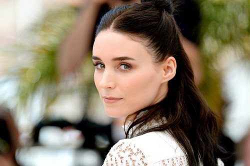  Με αυτό το χτένισμα θα είσαι καλοχτενισμένη από το πρωί μέχρι το βράδυ. Πώς το κάνουν 3 celebrities