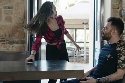 Αυτό είναι το ελληνικό videoclip με τα περισσότερα views στο ΥouΤube. Δεν υπάρχει σωτηρία